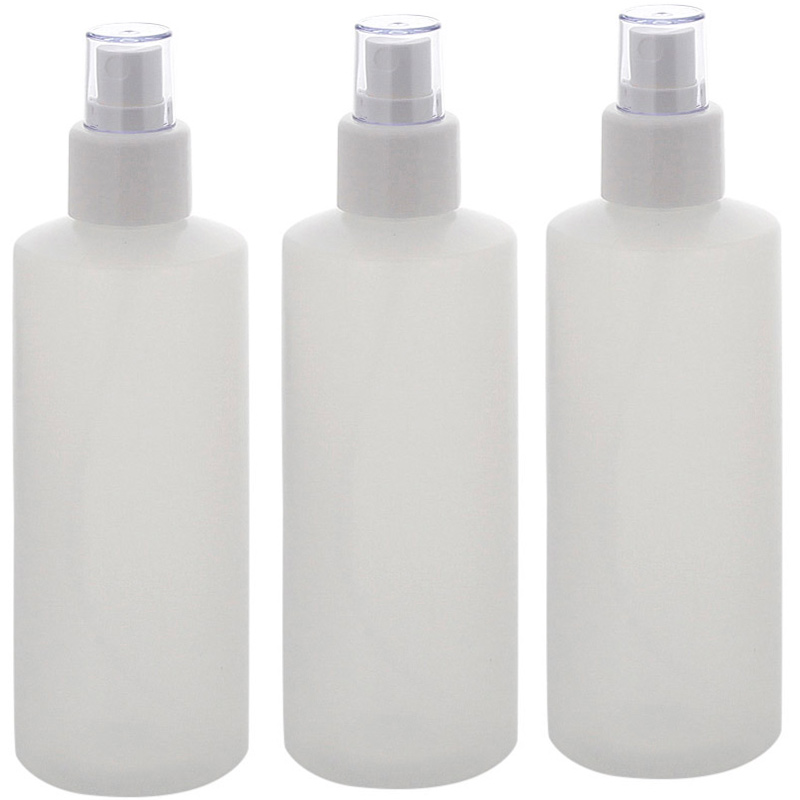 Drei leere große Sprühflaschen, Kosmetex Zerstäuber, rund, Plastik halbtransparent, 200 ml 3× klar