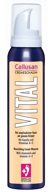 Callusan Vital Fuß Cremeschaum, Fußschaum mit Kamille und Vitaminen, Jojoba Öl, Shea Butter, 125ml 
