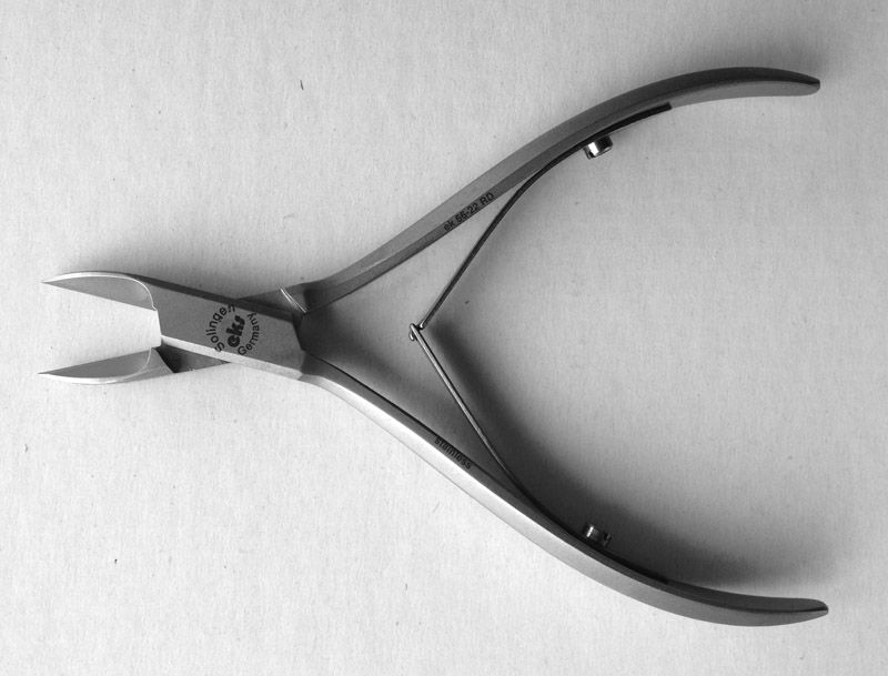 HiTech Design Eckenzange Nagelzange Griffige Präzision für die Fußpflege Zange 11,5cm