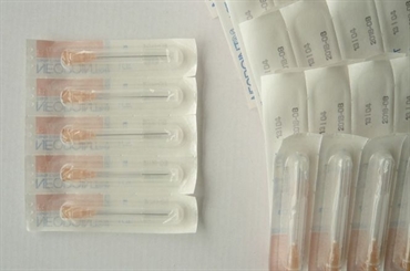 100 Einmalkanülen mit Farbcode, Luer Hub, steril im Peel-Pack verpackt orange 0,5 × 40 mm
